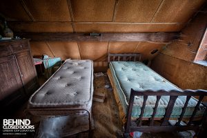 Little Green House - Twin beds