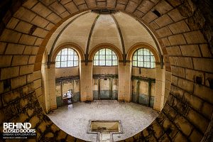 Beelitz Heilstätten Bath House - Round window