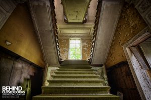 Chateau Rochendaal - On the stairs