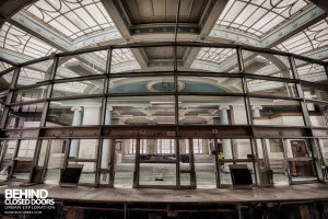 Post Office, Leicester - Counter screen