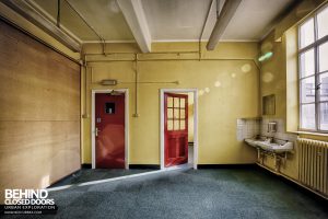 Post Office, Leicester - Yellow room