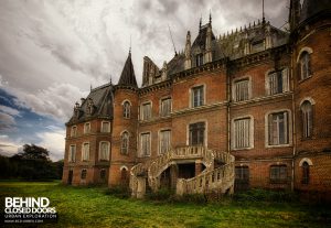 Château Japonais, France - Curly stairs