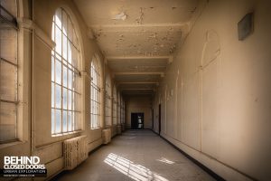 Hospital Plaza - Corridor