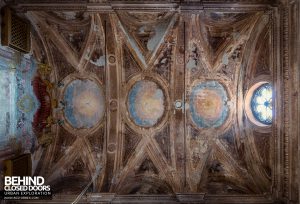 Palazzo di L - Chapel ceiling