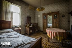 Maison Gustaaf, Belgium - Bedroom with table