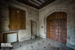 Carmel College - Entrance foyer