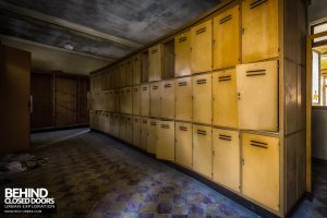 Mono Orphanage, Italy - Locker room