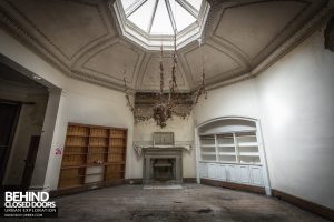 Brogyntyn Hall - The round room