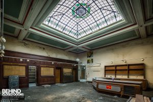 Buxton Crescent - Square glass dome