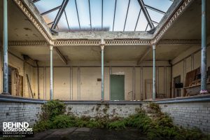 Buxton Crescent - In the pool