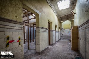 Buxton Crescent - Corridor