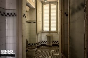 Villa Margherita, Italy - Tiled toilet