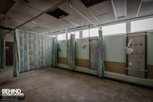 Queen Elizabeth II Hospital - Bed spaces