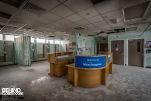 Queen Elizabeth II Hospital - Ward main reception