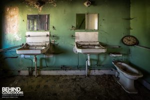 Manoir DP, Belgium - Sinks in bathroom