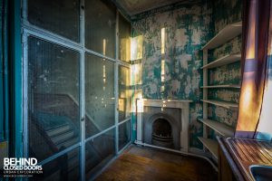 Holly Lodge, Liverpool - Room overlooking stairs