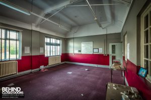 Holly Lodge, Liverpool - Empty classroom