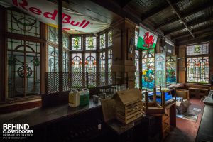 Coal Exchange, Cardiff - Stained glass behind the bar