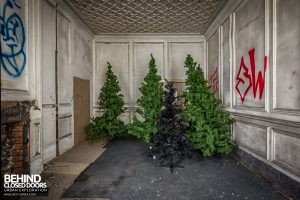 Coal Exchange, Cardiff - Christmas tress