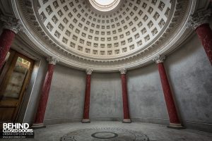 Tottenham House - The round room