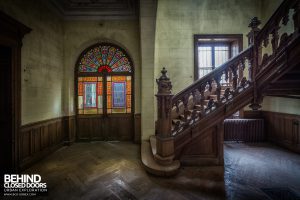 Château Poseidon - Side view of stairs