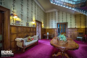 Quorn House - Furniture in hallway