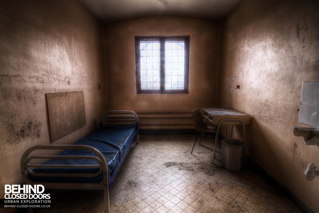 Prison de Loos - Low security cell