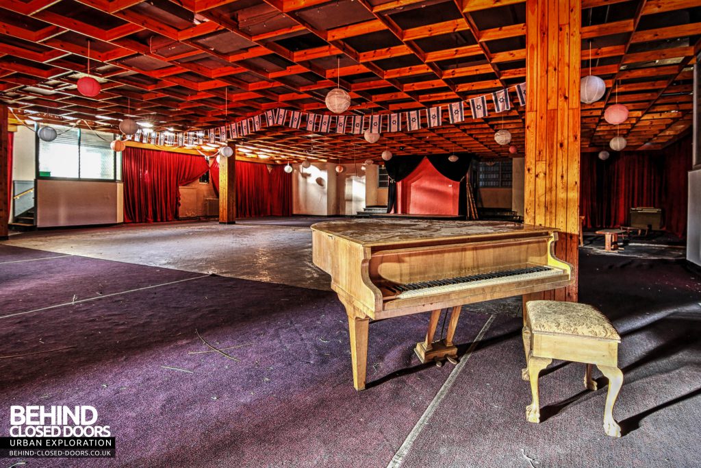 Greenbank Synagogue - Piano in the theatre room basement
