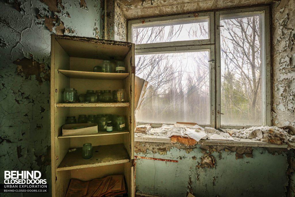Pripyat Hospital - More items on shelves