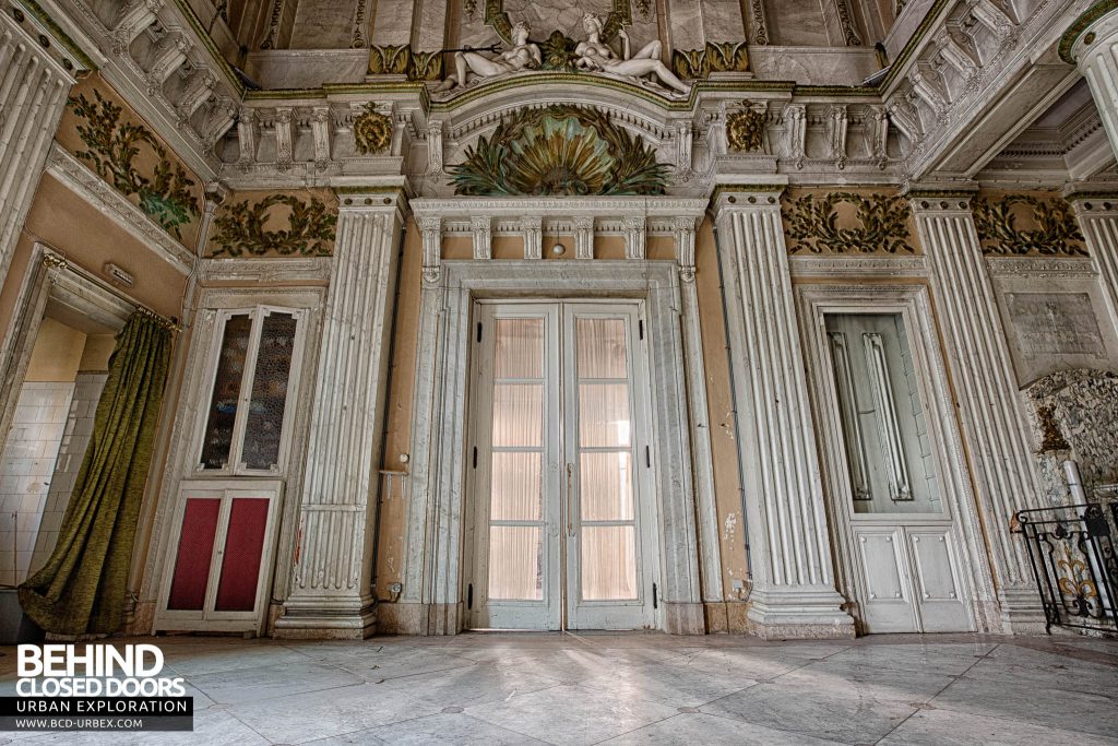 Alla Italia, Belgium - Doors and details