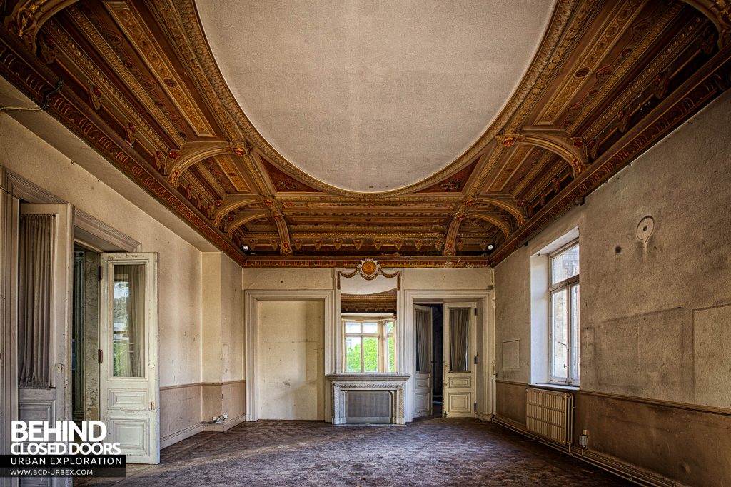 Alla Italia, Belgium - Other rooms are ornate but not as lavish as the entrance hall