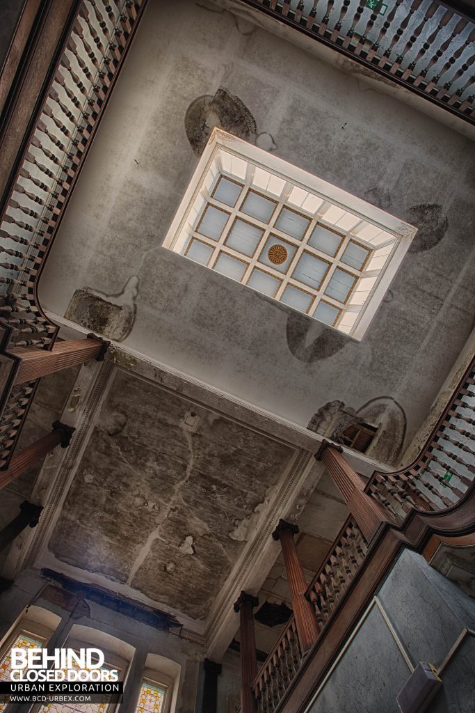 Crookham Court - Looking up in the hall