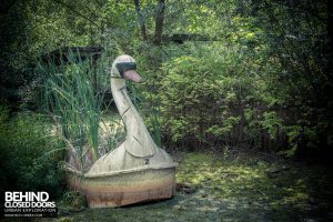 Spreepark Theme Park - The swan