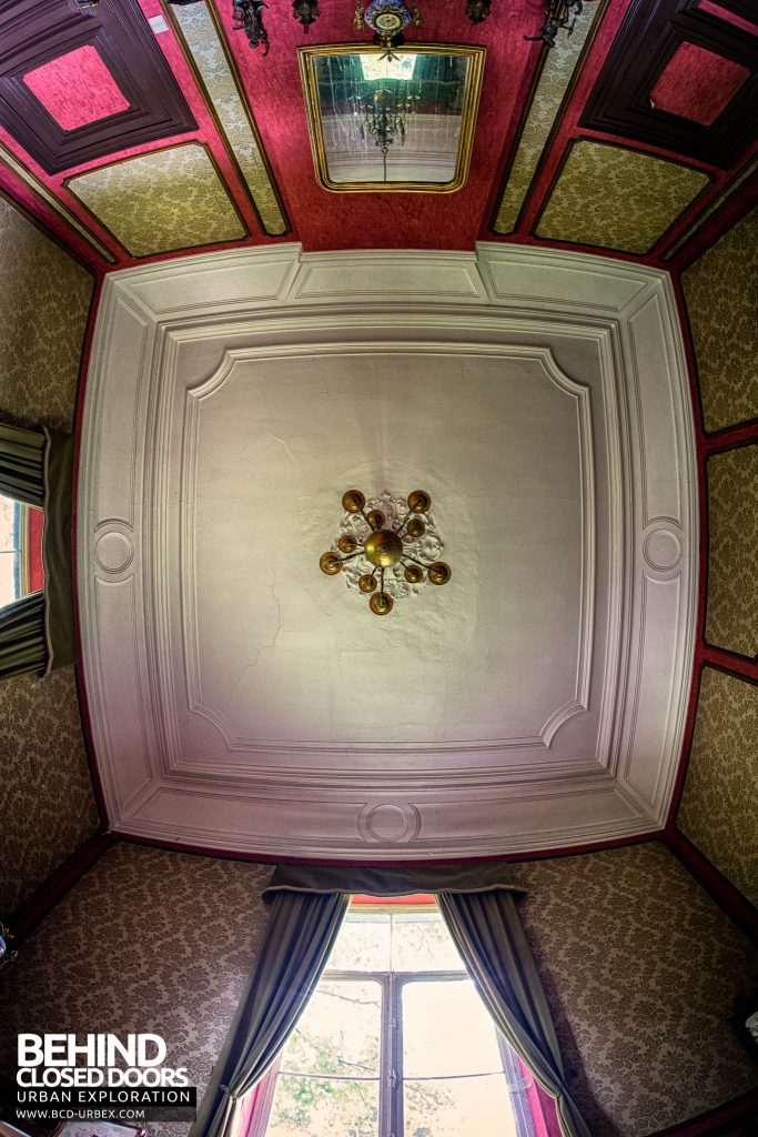 Domain M Guest House - Looking up at the ceiling with the fisheye