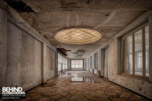 Hotel Thermale - Function room with large skylight