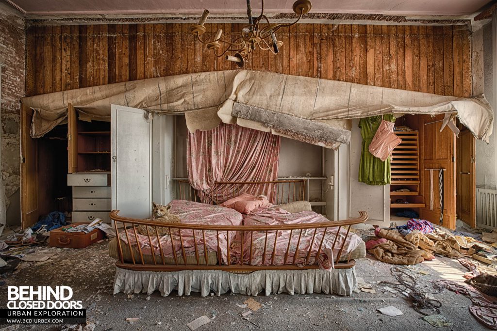 Dr Annas House and Surgery - Once a grand bedroom now falling into decay