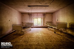 Wheelchair Hospital - Beds in ward room