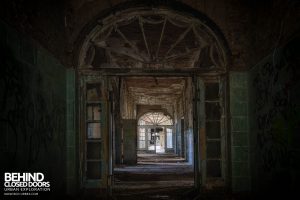 Beelitz Womens Lung Hospital - Doorway