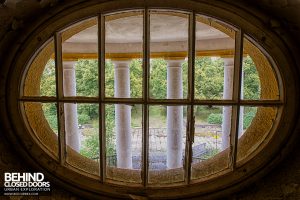 Wunsdorf - Impressive building with columns