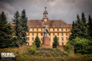 Wunsdorf - Haus der Offiziere - Lenin Statue