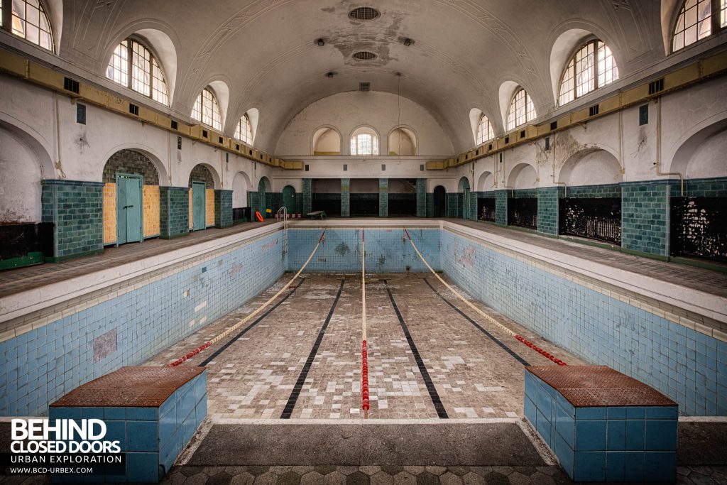 Wunsdorf - The decaying swimming pool still has lane guides in place