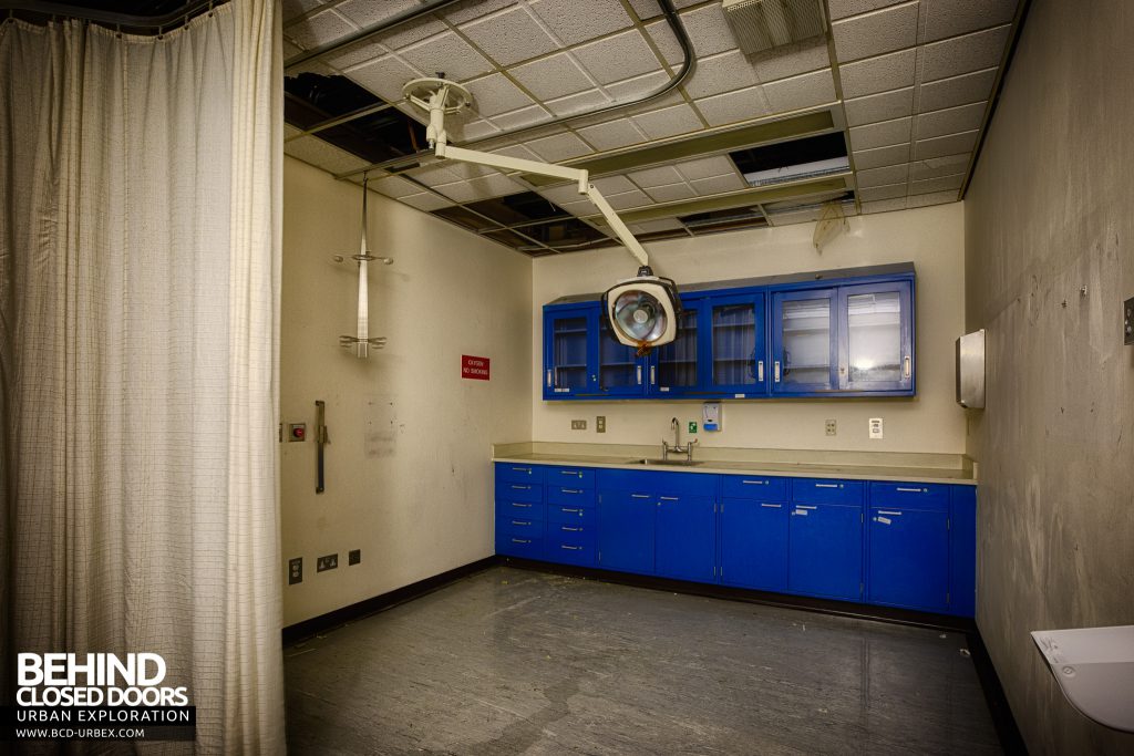 RAF Upwood Clinic - One of the many treatment rooms with light and curtain