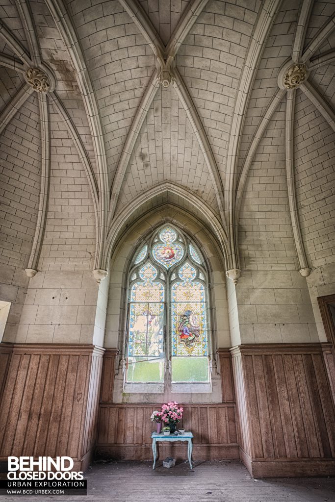 Château Japonais, France - Tall view of chapel