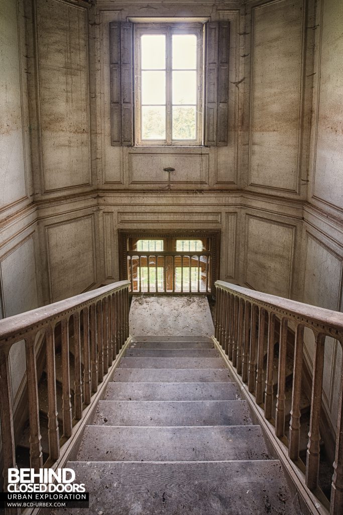 Château Japonais, France - Tall view on the stairs