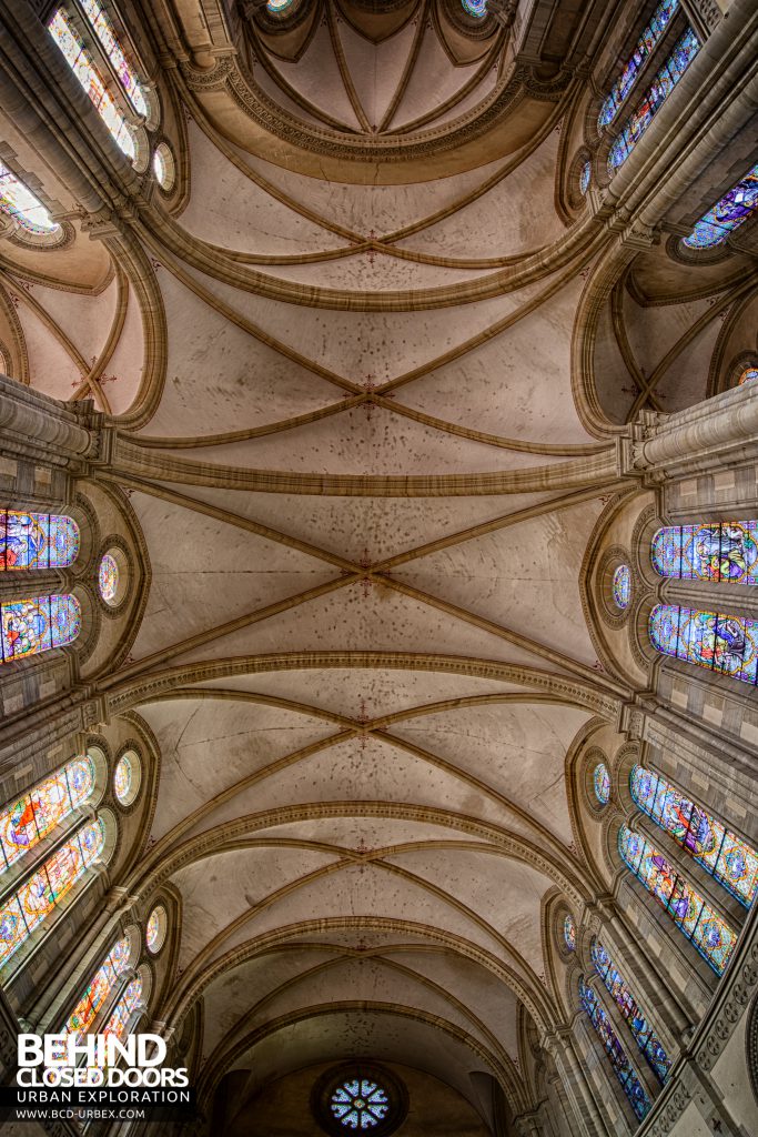 Hospital Plaza - Arched ceiling