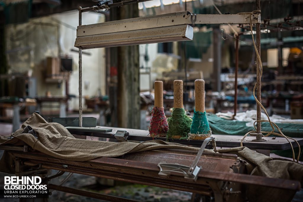 Knitting Factory, Italy - Station with various threads