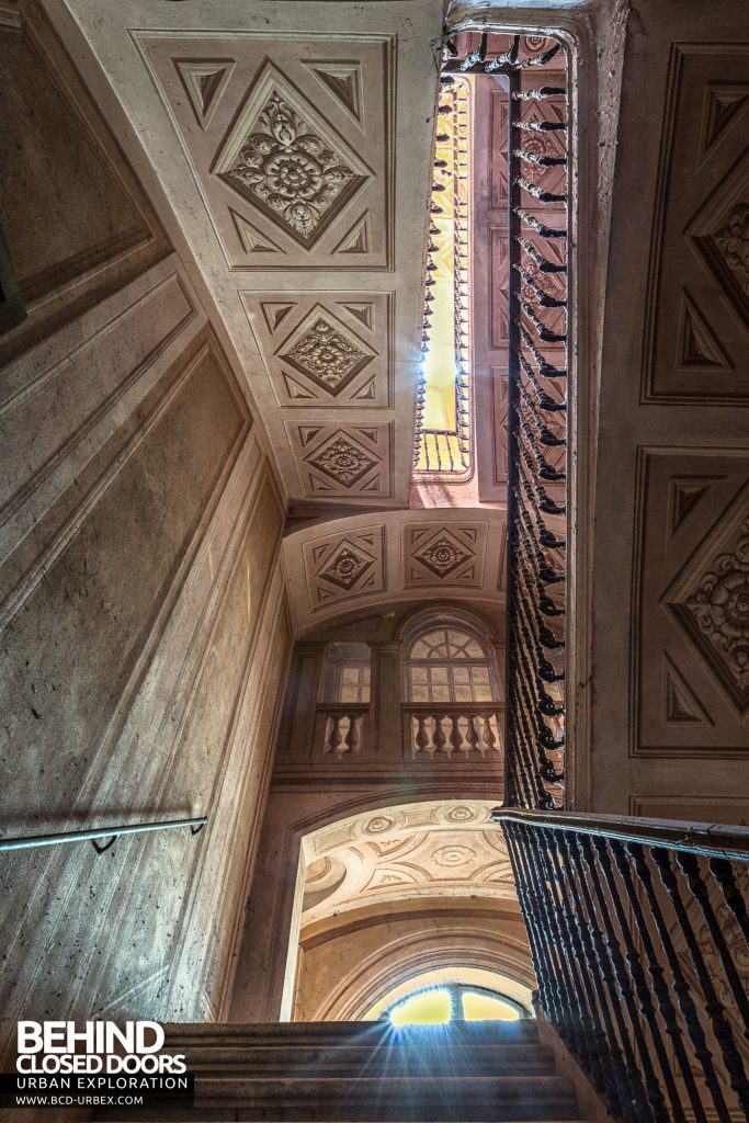 Palazzo di L - View up the stairs