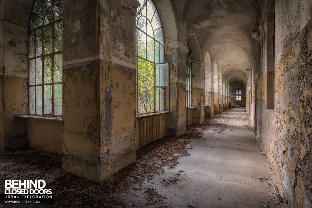 Manicomio di Racconigi - The decaying corridors were amazing