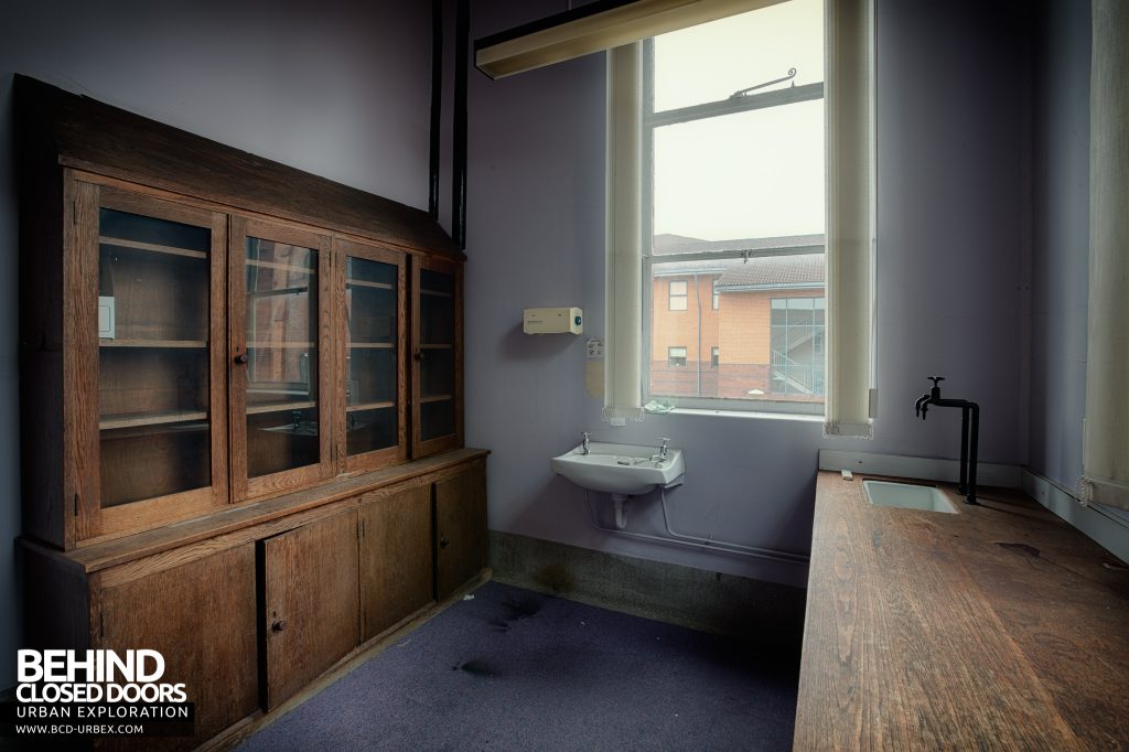 Selly Oak Hospital Mortuary - Old style wooden cabinets