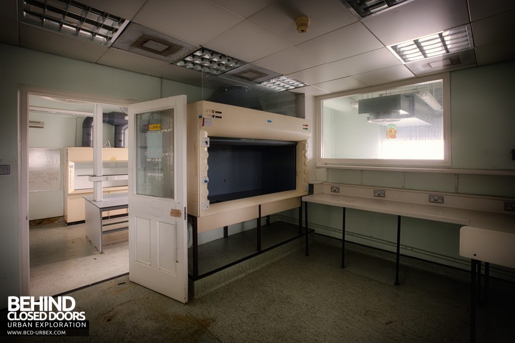 Selly Oak Hospital Mortuary - Room with fume cupboard